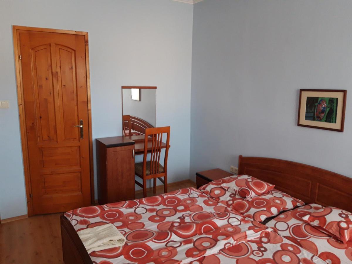 Guest house Sasi Panzio 2 3*